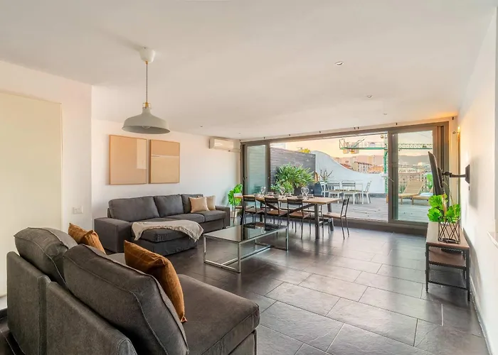 Amazing 3 Bedroom Penthouse In Plaza Espana